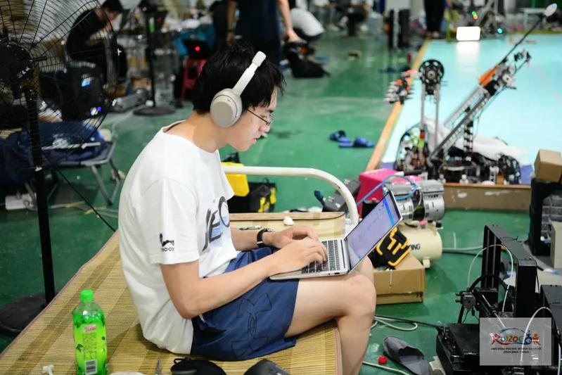 180支高校“机器人”战队在锡竞技(图1)